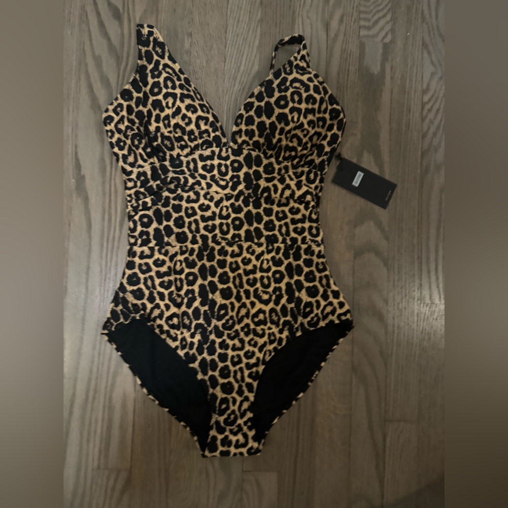 Jones New York animal print swimsuit size medium new one piece
